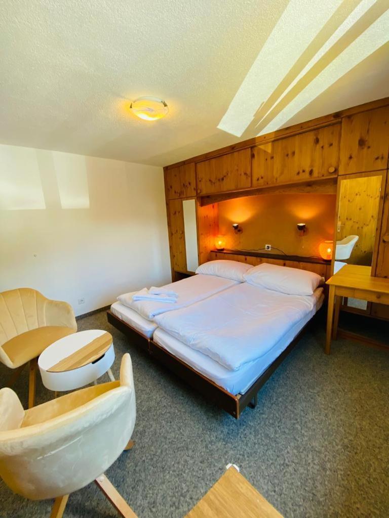 Hotel Old Jnn Klosters-Serneus Extérieur photo