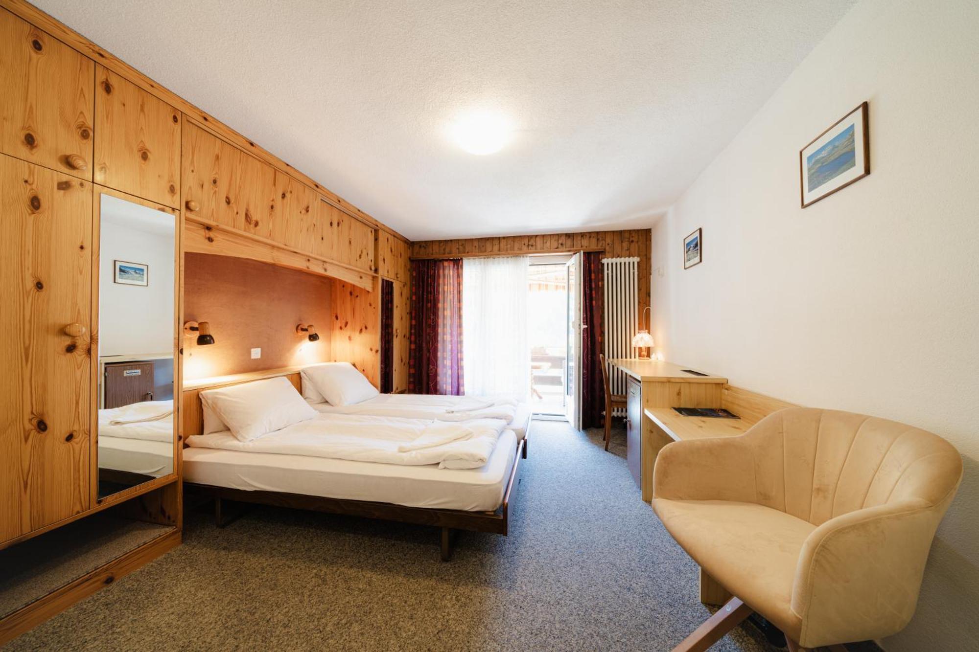 Hotel Old Jnn Klosters-Serneus Extérieur photo