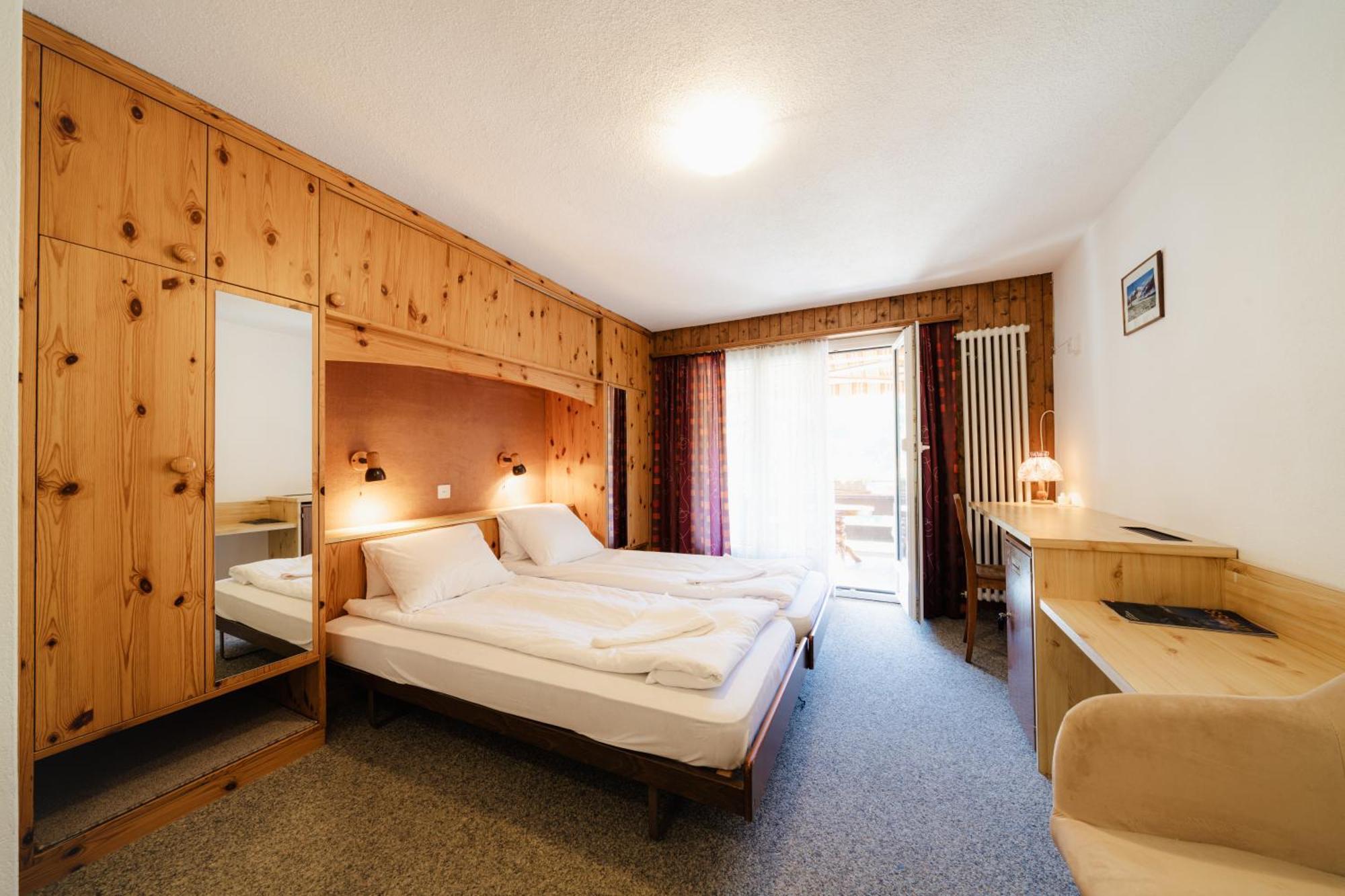 Hotel Old Jnn Klosters-Serneus Extérieur photo