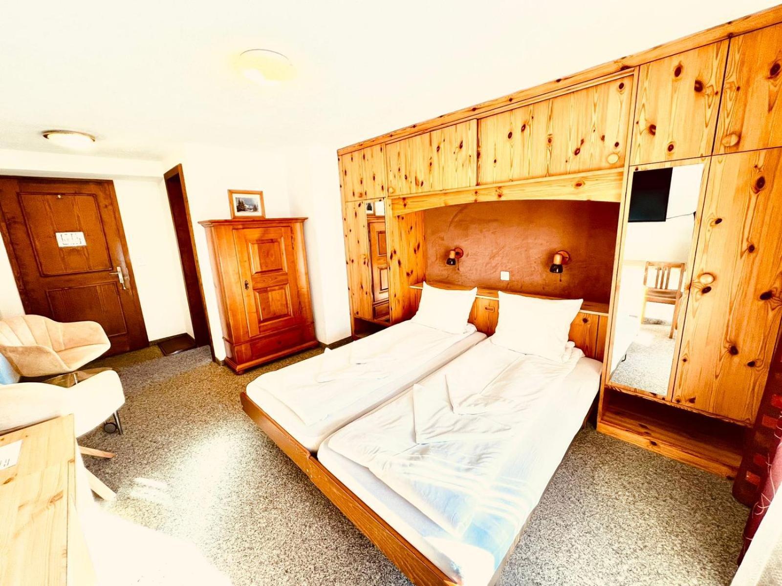 Hotel Old Jnn Klosters-Serneus Extérieur photo
