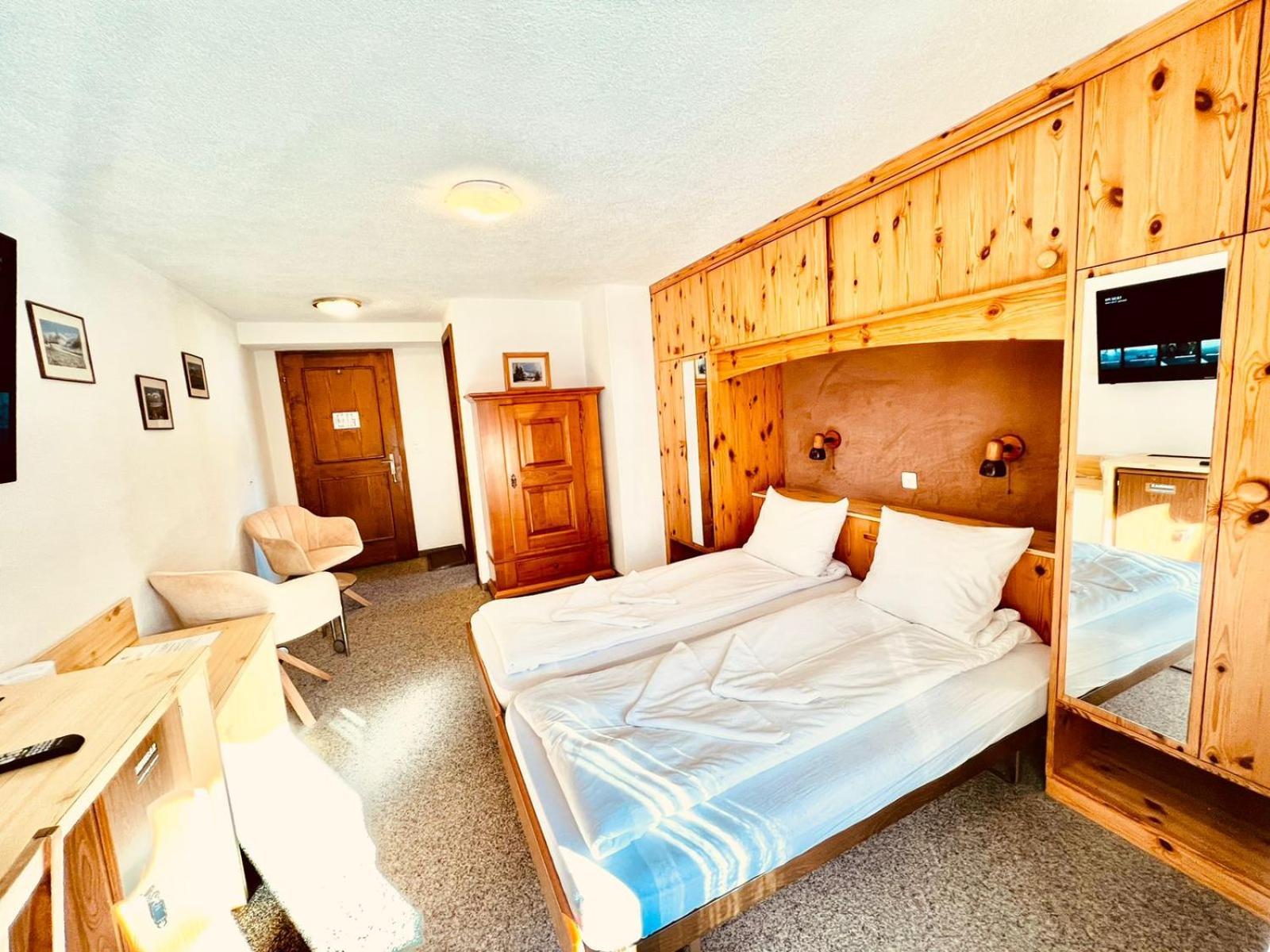 Hotel Old Jnn Klosters-Serneus Extérieur photo